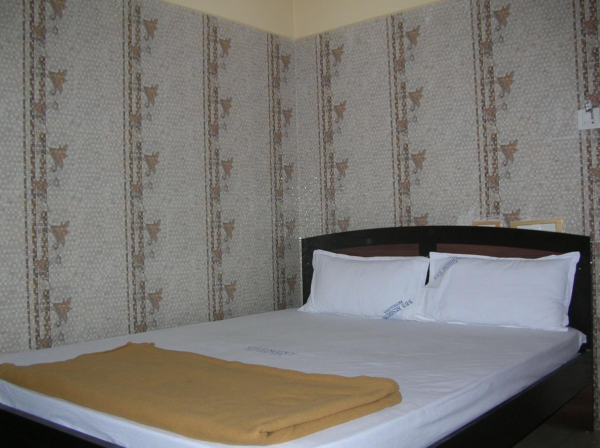 Hotel Sbs Residency Tirupati Renigunta Pokoj fotografie