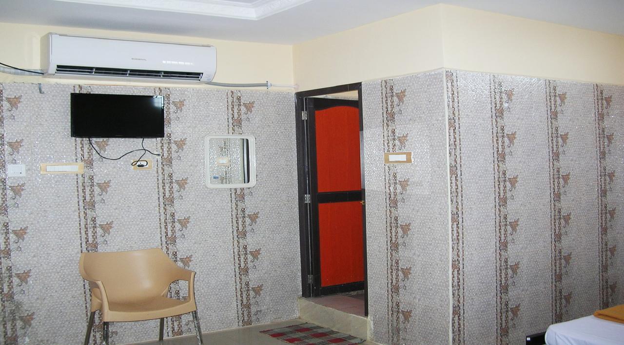 Hotel Sbs Residency Tirupati Renigunta Pokoj fotografie
