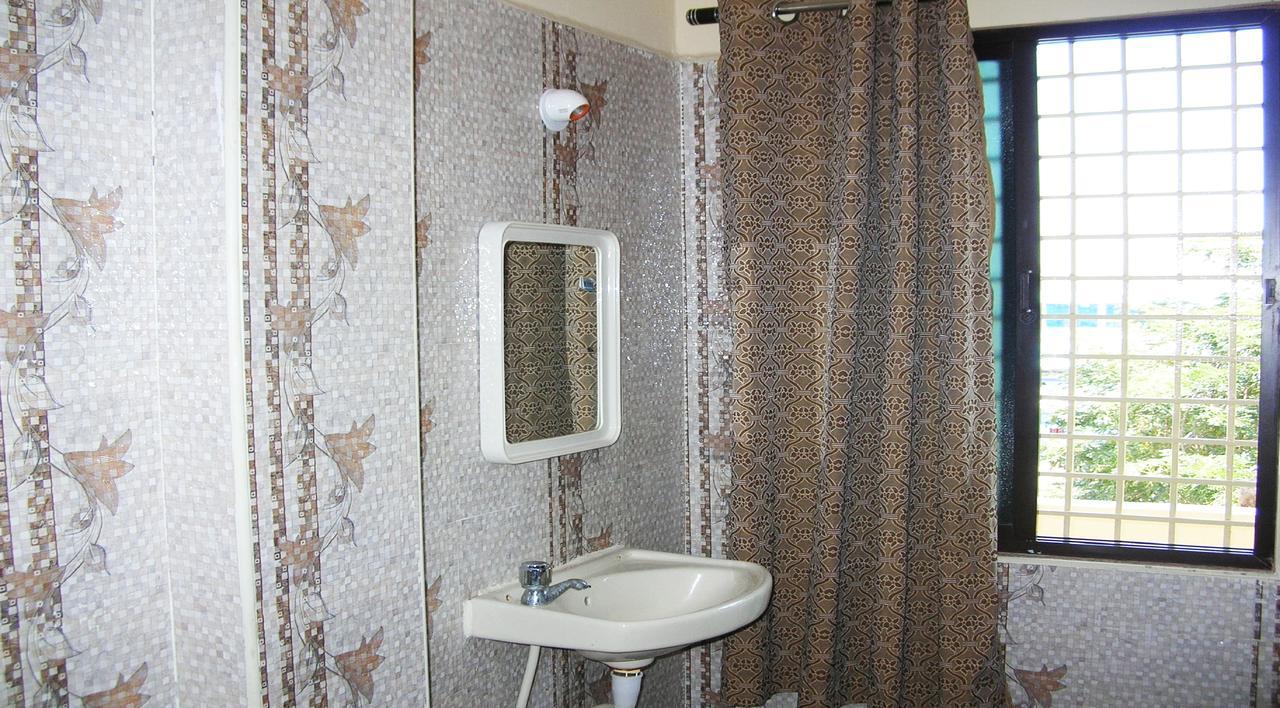 Hotel Sbs Residency Tirupati Renigunta Pokoj fotografie