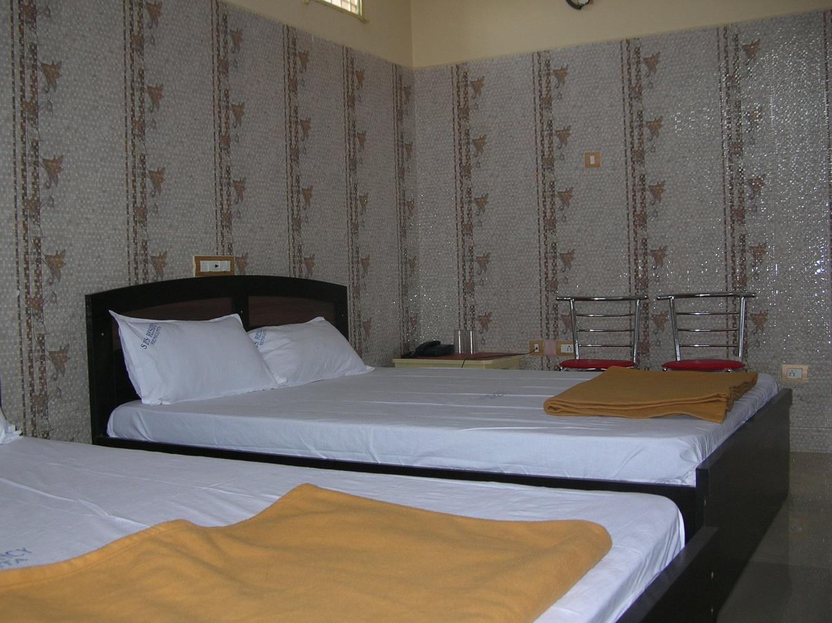 Hotel Sbs Residency Tirupati Renigunta Pokoj fotografie