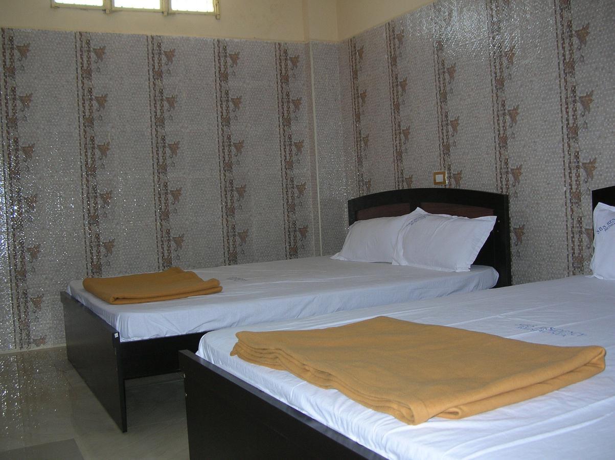 Hotel Sbs Residency Tirupati Renigunta Pokoj fotografie